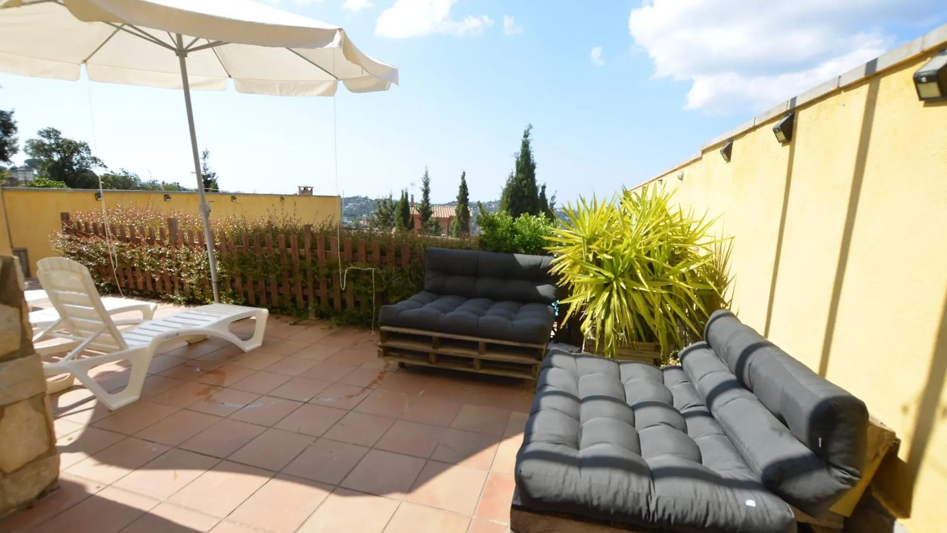 Villa Mimosa 8 People Lloret De Mar فيدريريس