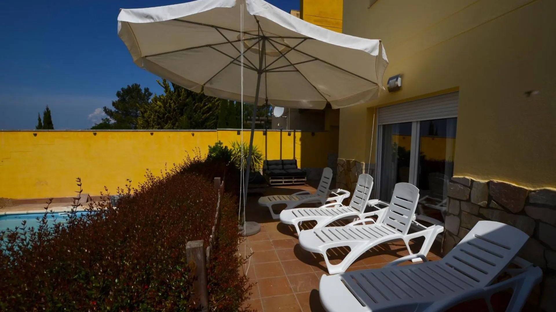 Villa Mimosa 8 People Lloret De Mar فيدريريس