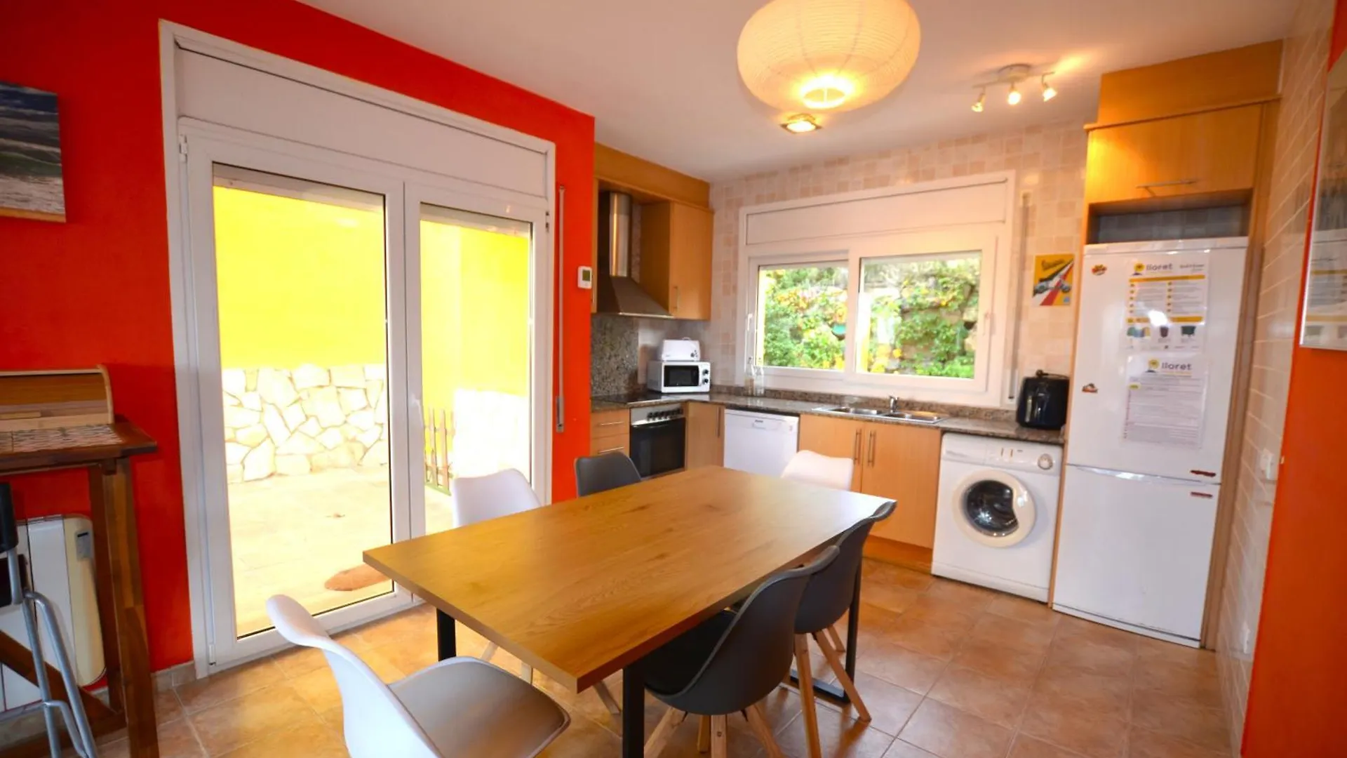 Villa Mimosa 8 People Lloret De Mar فيدريريس 0*,